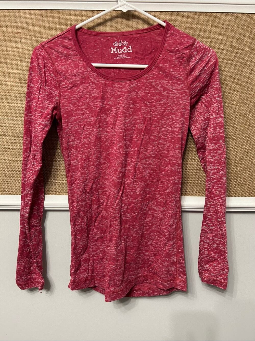 Mudd Women's Heathered Raspberry Long-Sleeve Scoop Neck Tee